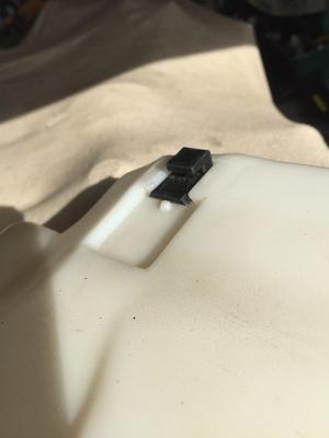 Mk1 Ford Focus Washer Bottle tab