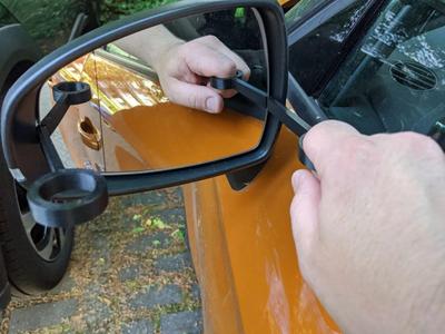 Pry tool for Audi A1 side mirror   