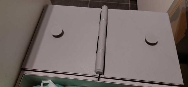 Kitchen trash can lid