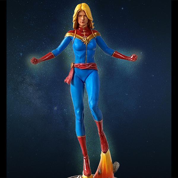 Captain Marvel Figurine/Statue