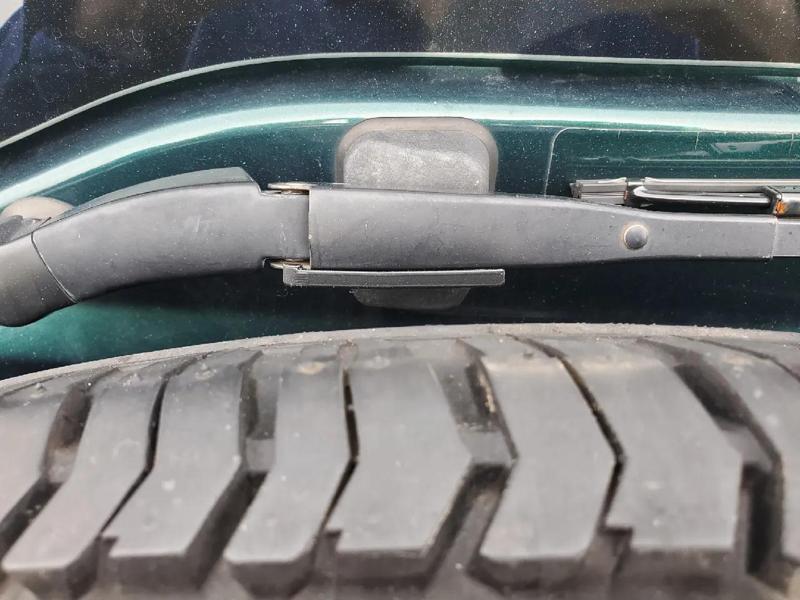 02-06 Honda CR-V Wiper Arm Slider (76723-S9A-003)   