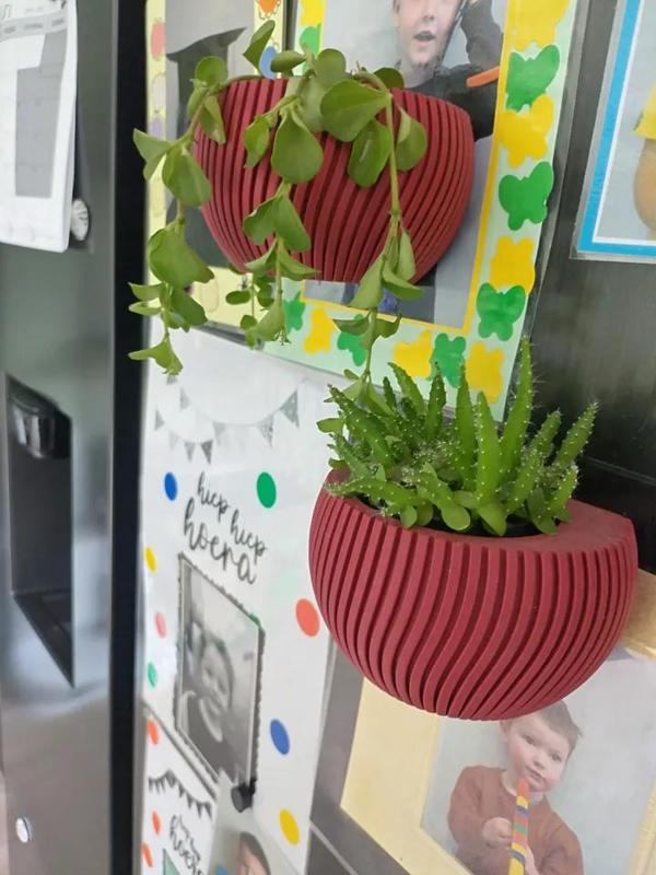 Magnetic Flower Pot   