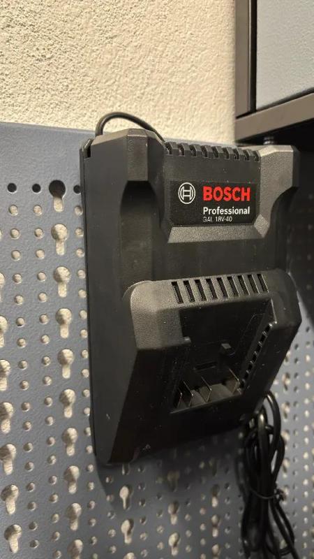 Bosch Professional Charger Base Plate for Küpper Pegboard   