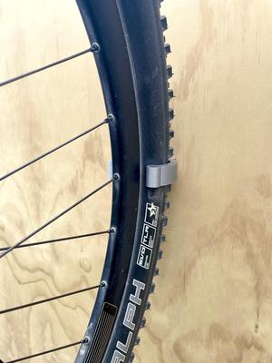 SIMPLE BIKE WALL MOUNT STYLE 2