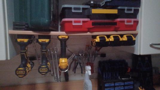 DeWALT tool hanger with clip