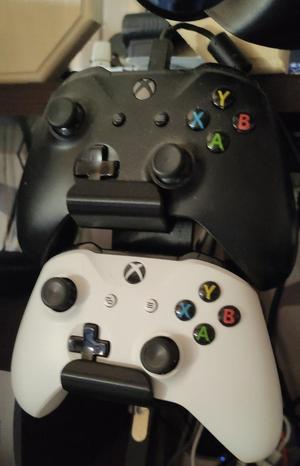 Xbox Controller shelf holder DUO