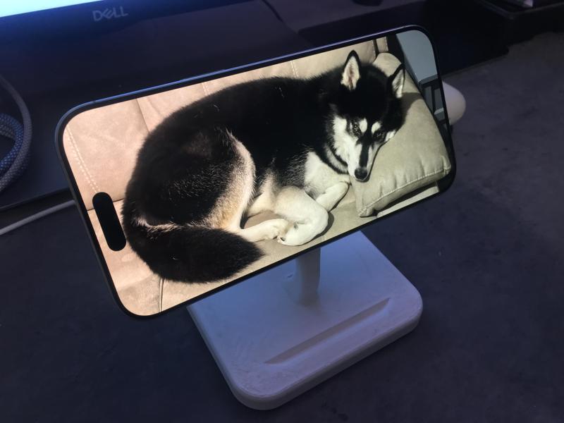 MagSafe iPhone Pro Max Dock