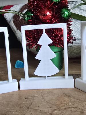 Spinning tree ornament