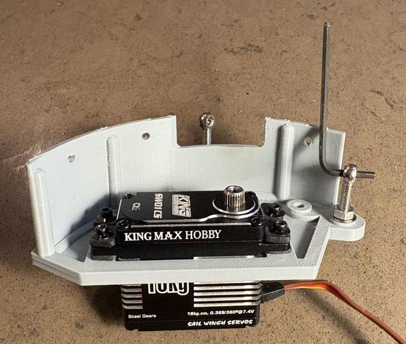 Alioth IOM standard servo winch mount