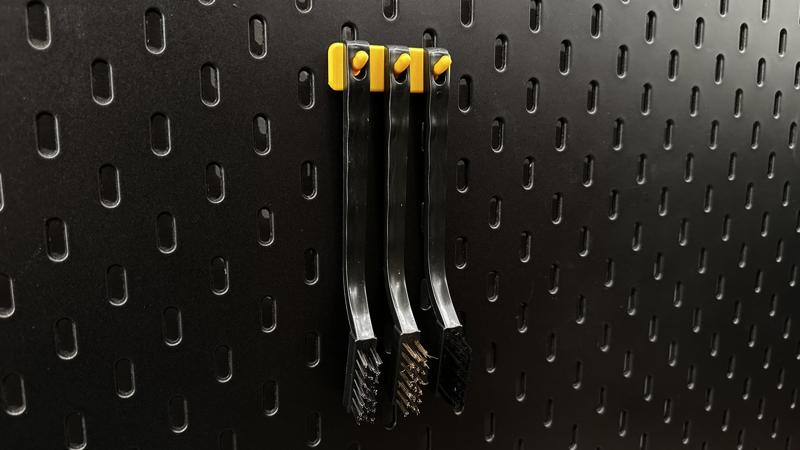 Skådis - Brush-Holder/Hooks