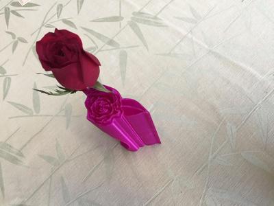Vase the rose