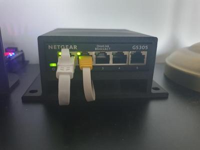 Netgear GS305 Mount - Organizer
