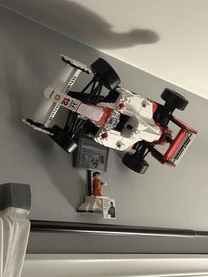 Lego 10330 Senna F1 car wall mount with podium holder