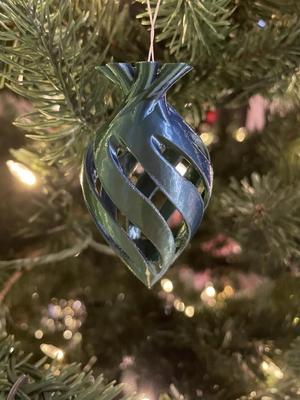 Teardrop Spiral Ornament