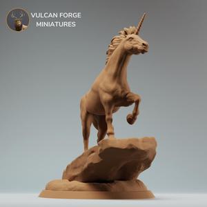 Unicorn horned horse - dnd miniature - 2 inch base - pre supported