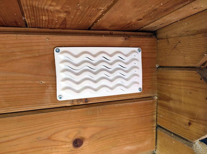 Air vent grille wave pattern