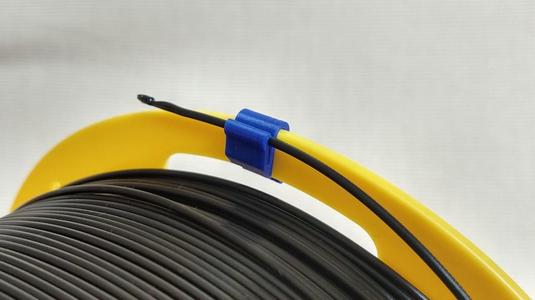 Yet another filament spool clip