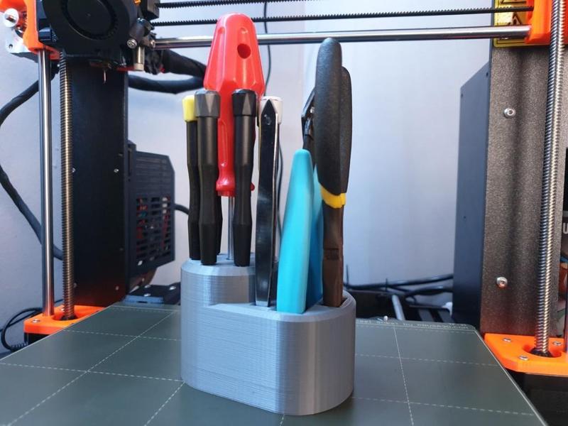 Tool holder for basic tools