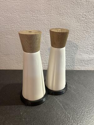 Grand cru salt and pepper tray