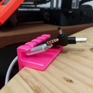 Cable Organizer with vise