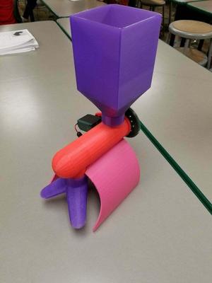 Automated small pet feeder