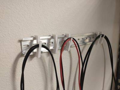 Crappy DIN Rail Wall Hook