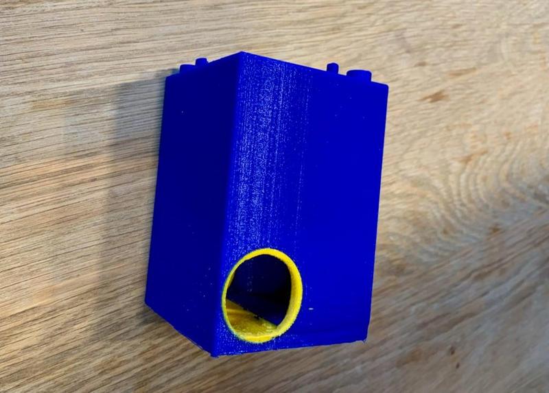 Two-colored Hubelino-Lift Components
