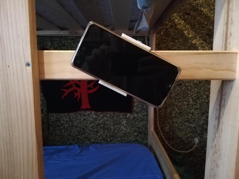 Rotating mobile support for bunk bed