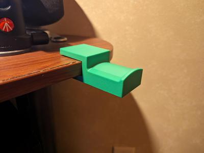 Basic Headphone Desk Mount