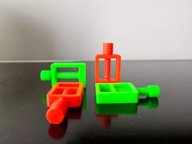 Tiny clamp