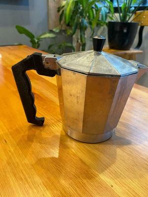 reinforced Italian coffee maker handle
