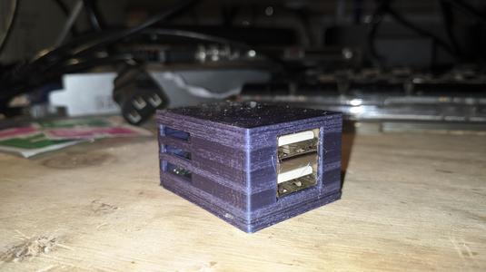 Case for DC-DC step down (12-80V to 5V) module, with USB (XT30)