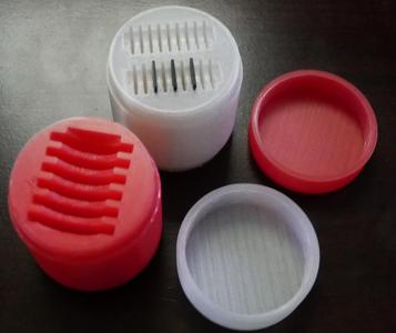 SD and MicroSD card holder with caps