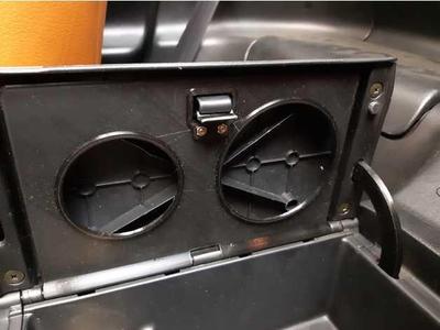 Honda_Del_Sol_Cupholder