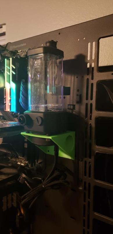 thermaltake core p5 ddc water pump bracket