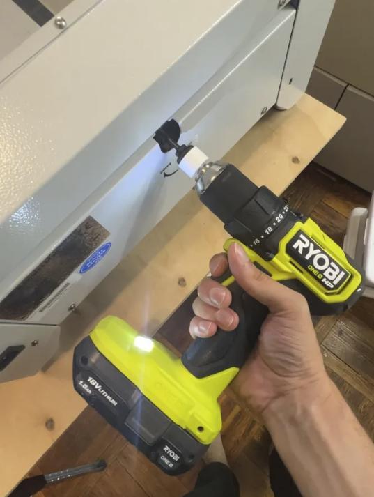 Akiles BookletMac Depth Adjuster