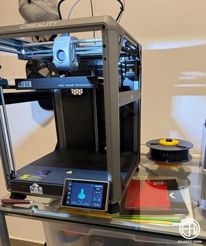 Horizontal filament holder