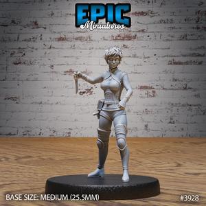 Rogue Novice Female Walking ‧ DnD Miniature ‧ Tabletop Miniatures ‧ Gaming Monster ‧ 3D Model ‧ RPG ‧ DnDminis ‧ STL FILE