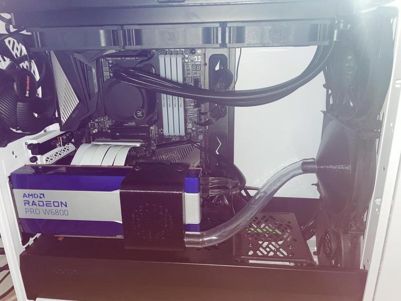 AMD Radeon Pro W6800 - Extra Kühlung