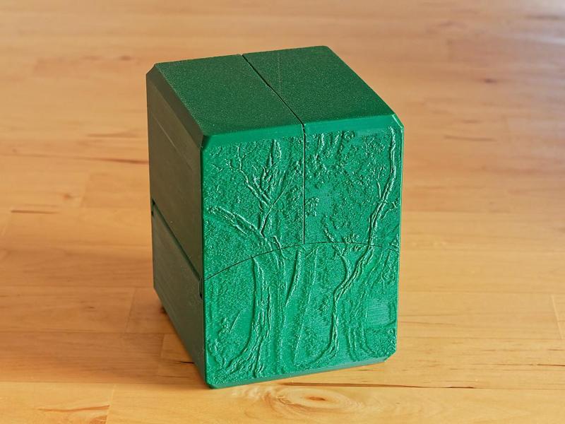 Green 100 Card (Commander) Geared Deck Box with Magnetic Latch