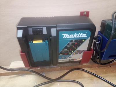 MAKITA Charger DC18RC Wall holder