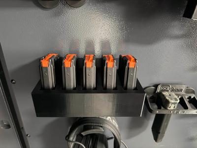 AR15 Magazine Holder