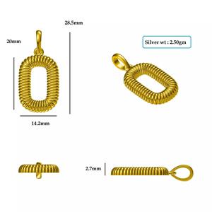 O Pendant gold twisted rope charm