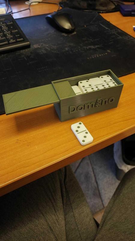 Dominoes game