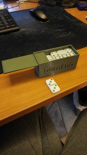 Dominoes game