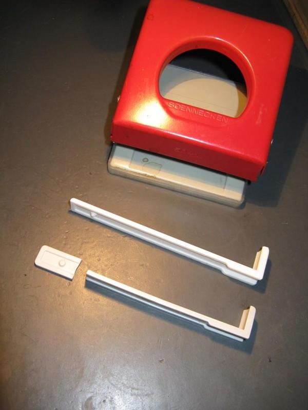 Paper size adjuster soennecken 5041 / papiermaatinstelding soennecken 5041 perforator