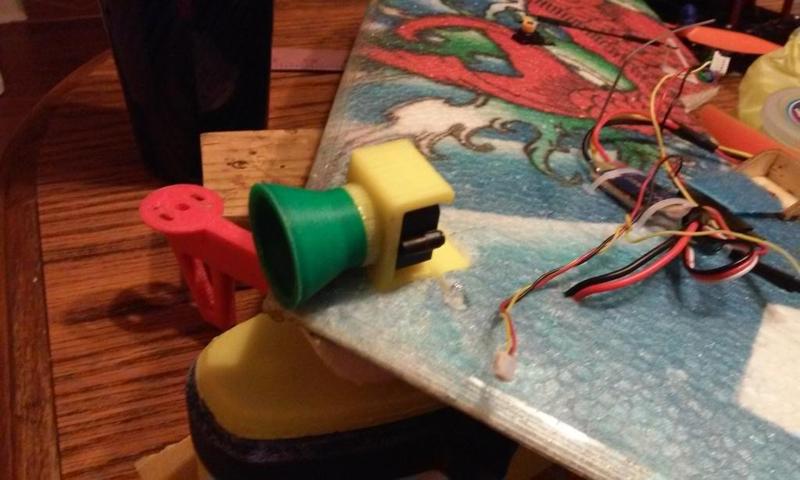 600 TVL fatshark clip on mount and lens hood 