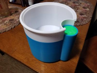 Self Watering Planter with Water Level Indicator