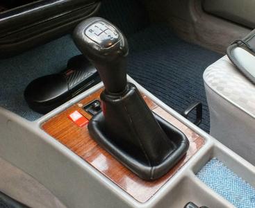 Auto to manual shifter boot adapter suitable for w201