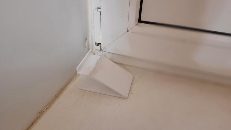 Window/Balcony door holder